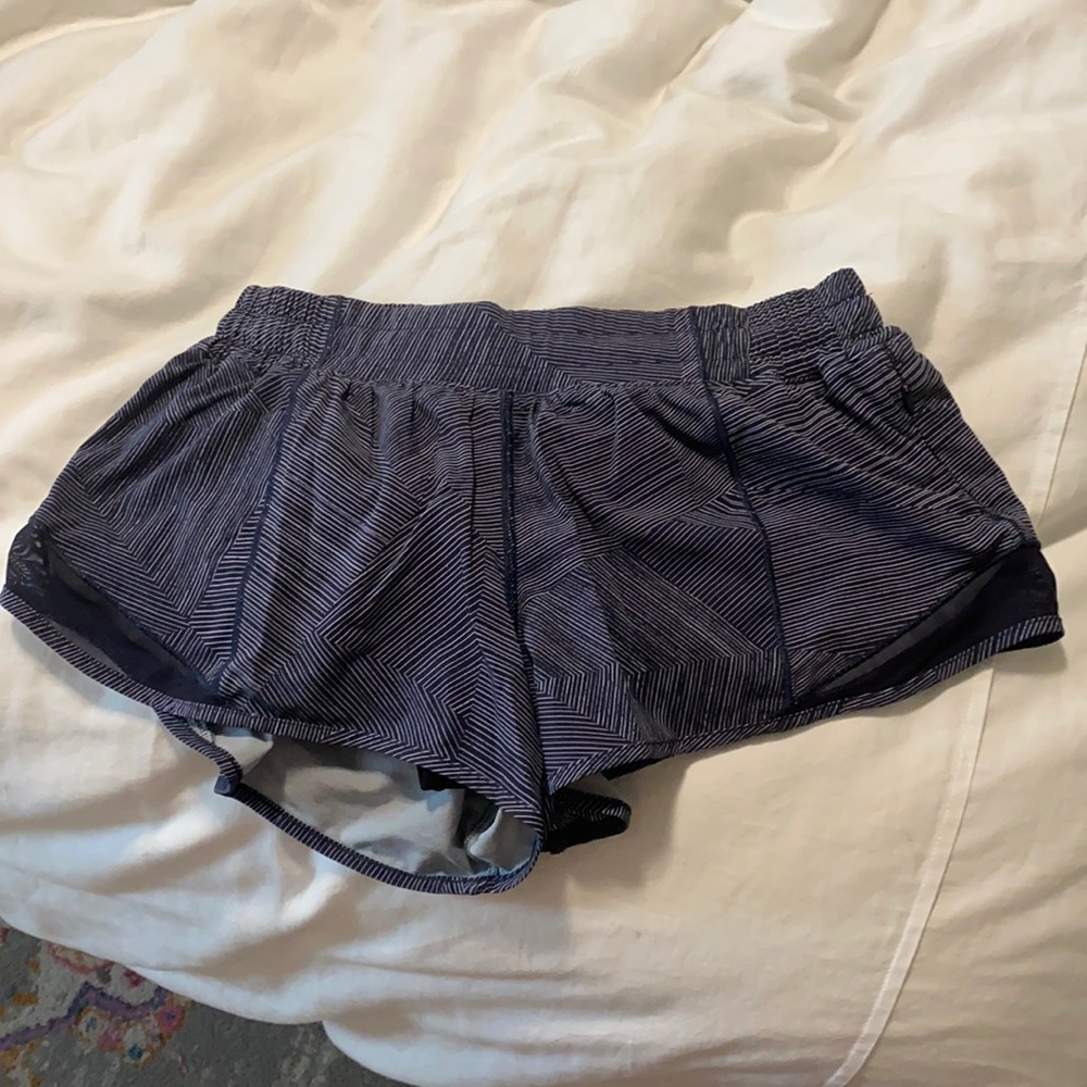 Rare Lululemon shorts hotty hot 2.5 inch